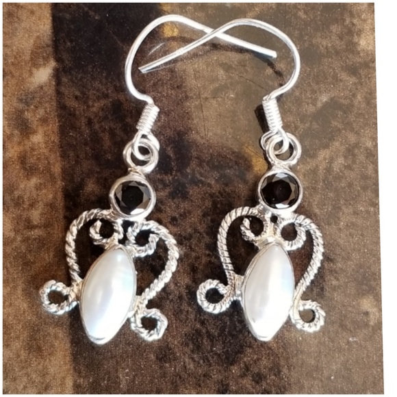 Jewelry - Genuine French Pearl & Black Tourmaline Earrings